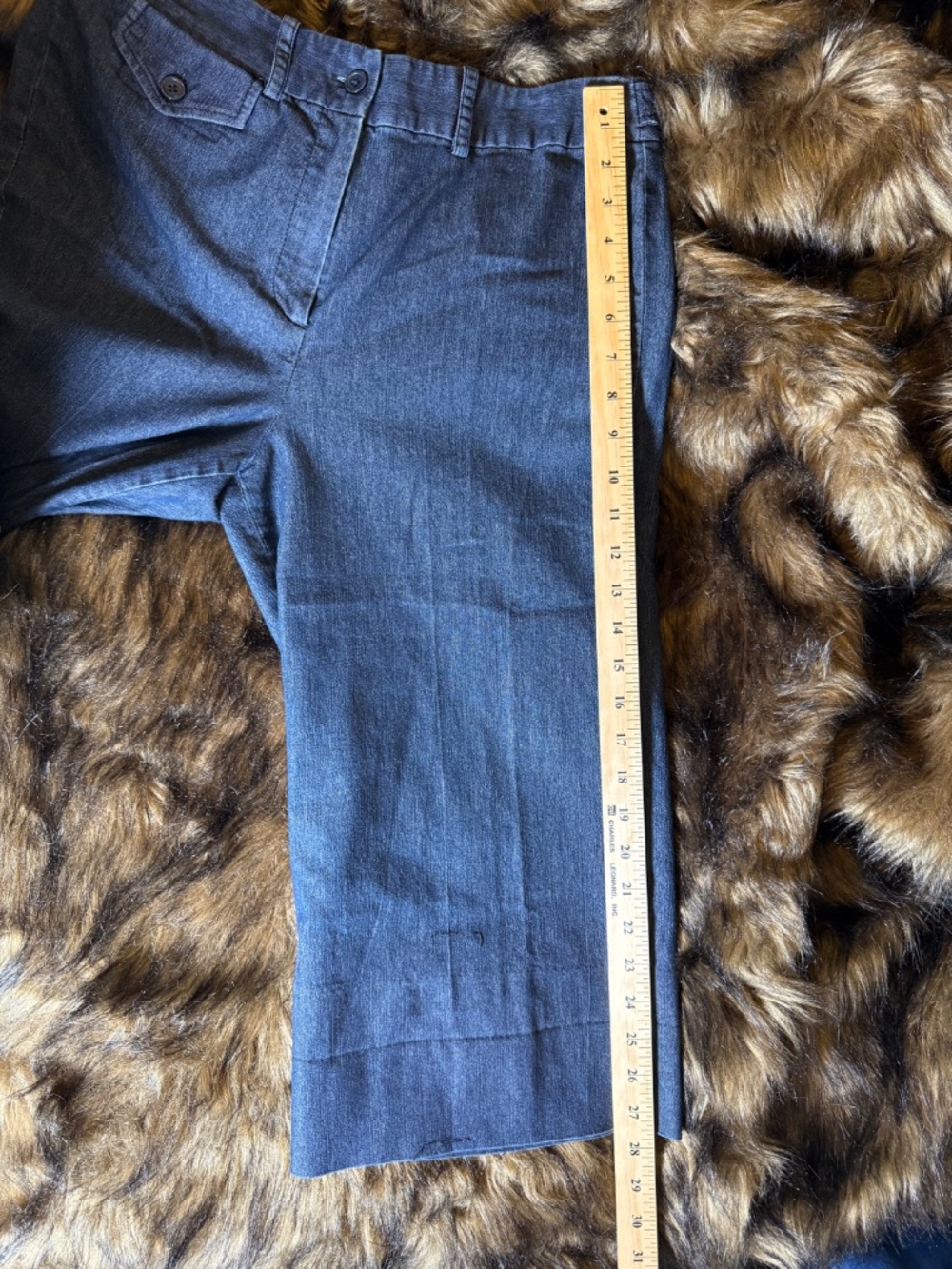 Larry Lavin Cropped Jeans (Size 6) - Picture 4 of 7